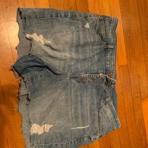 Maurices button fly destressed shorts